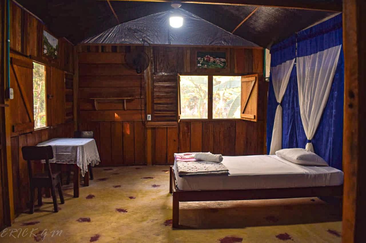 Hostal Cano Nevera La Macarena Екстериор снимка