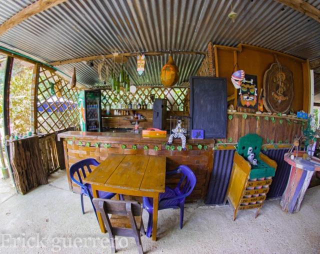 Hostal Cano Nevera La Macarena Екстериор снимка