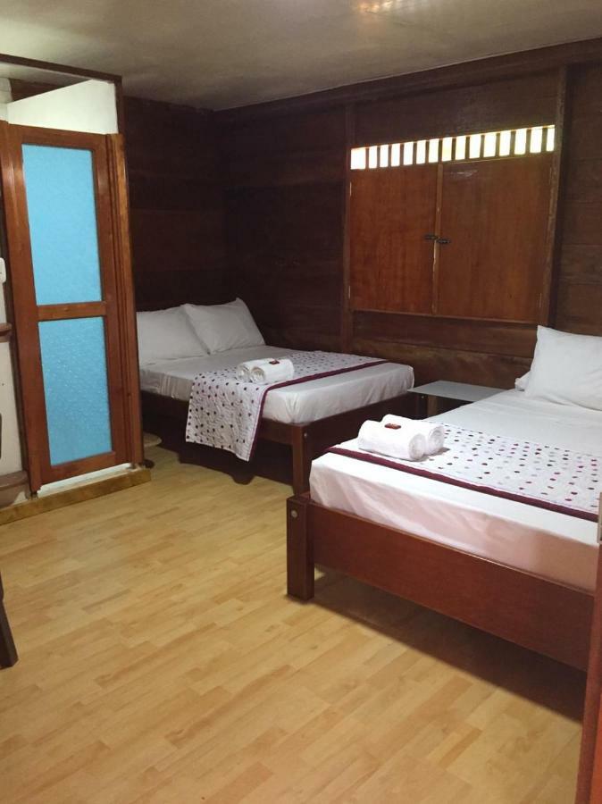 Hostal Cano Nevera La Macarena Екстериор снимка